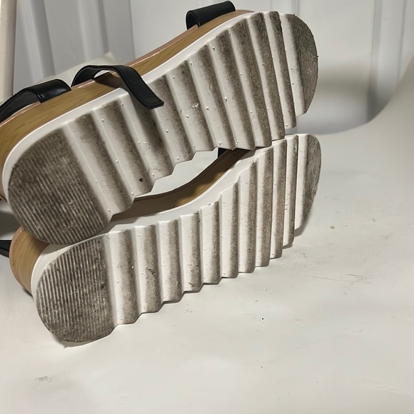 Shoedazzle Justfab Luna Platform Contrast Wedge Sandals - Picture 7 of 7